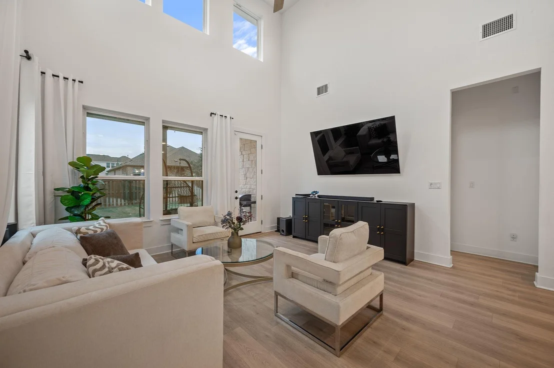 Photo of 1329 Kneehigh LN