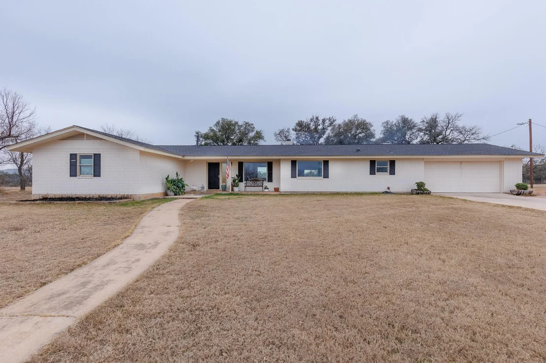 Photo of 2340 E State Highway 71