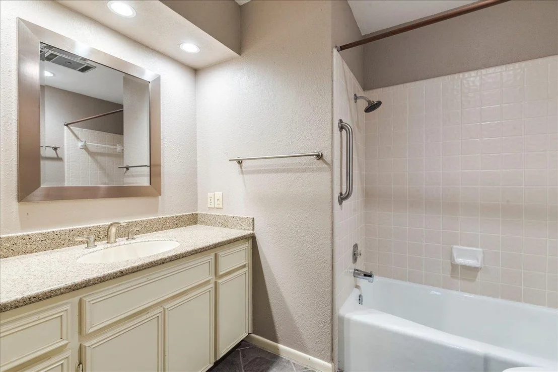 Photo of 7300 Tanbark CV