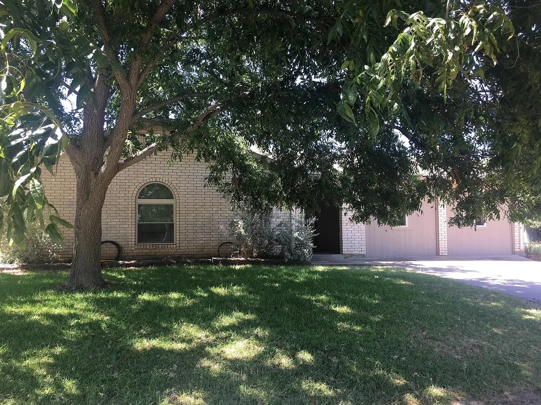 Photo of 121 Bruce ST