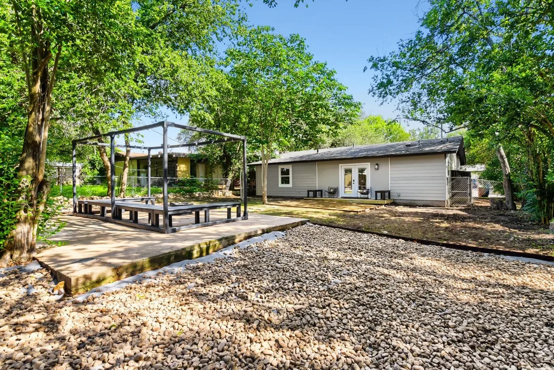Photo of 304 Sheraton Ave
