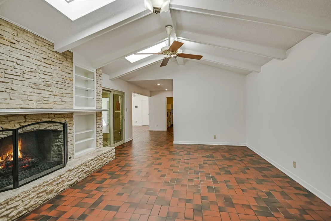 Photo of 4105 Far West BLVD