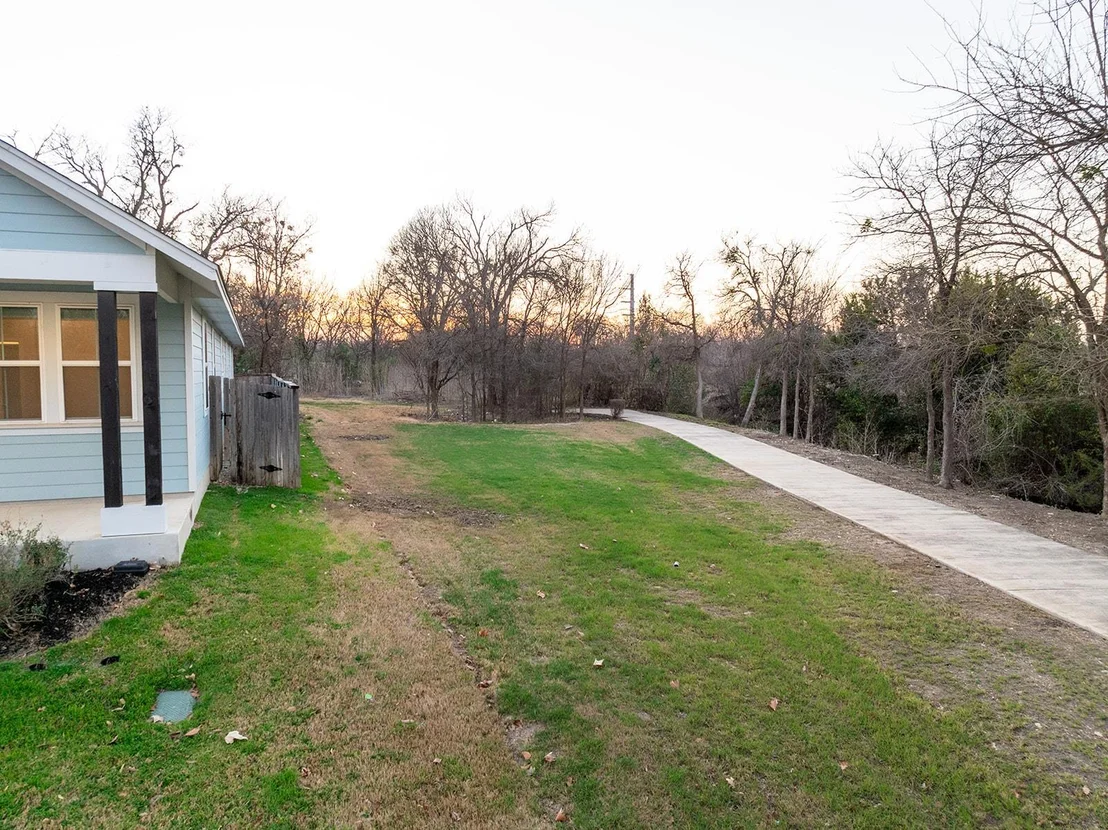 Photo of 313 Michaelis DR