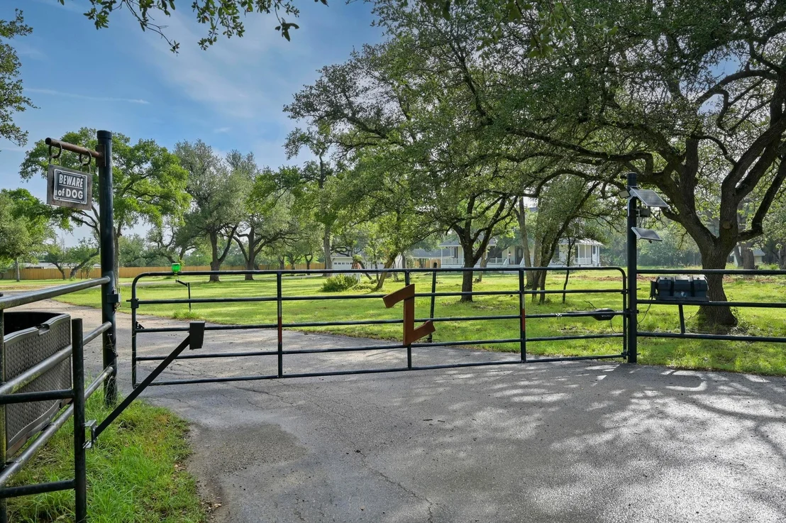 Photo of 322 Mesa Oaks