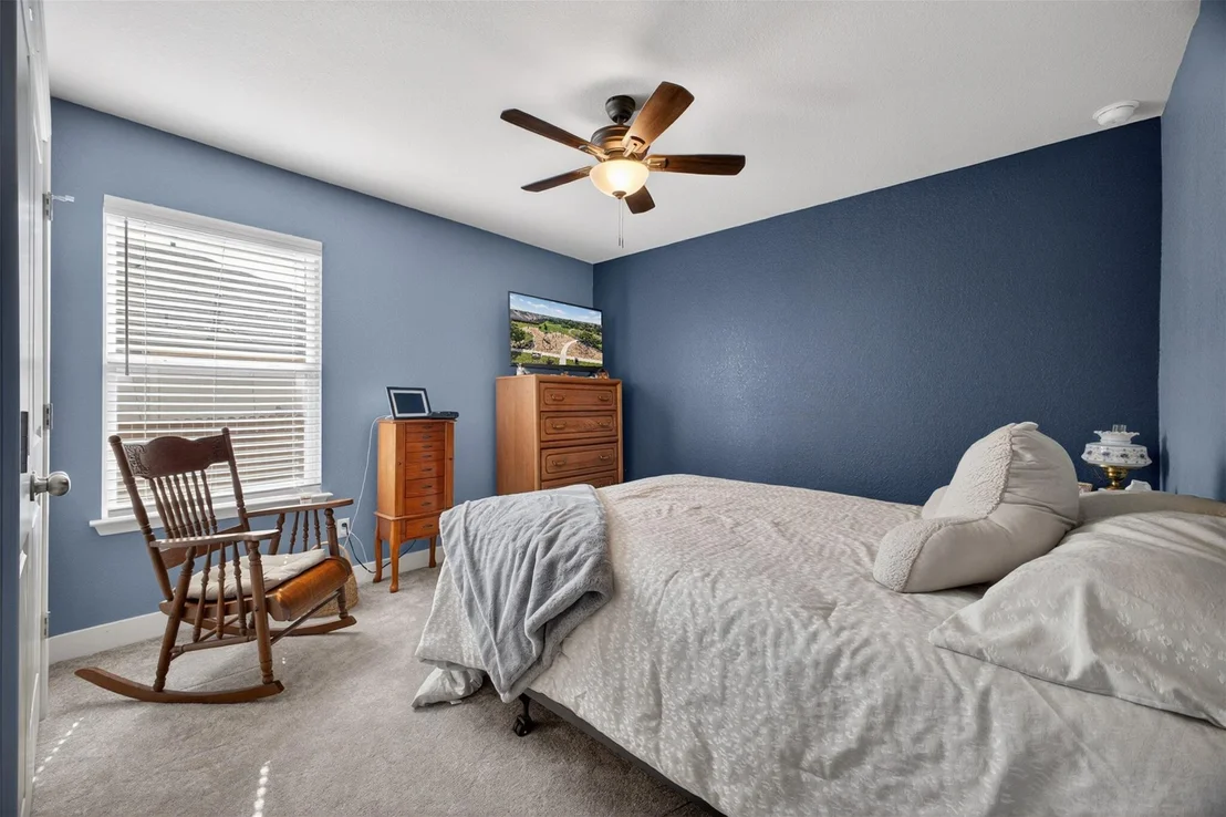 Photo of 1009 Bright Star CV