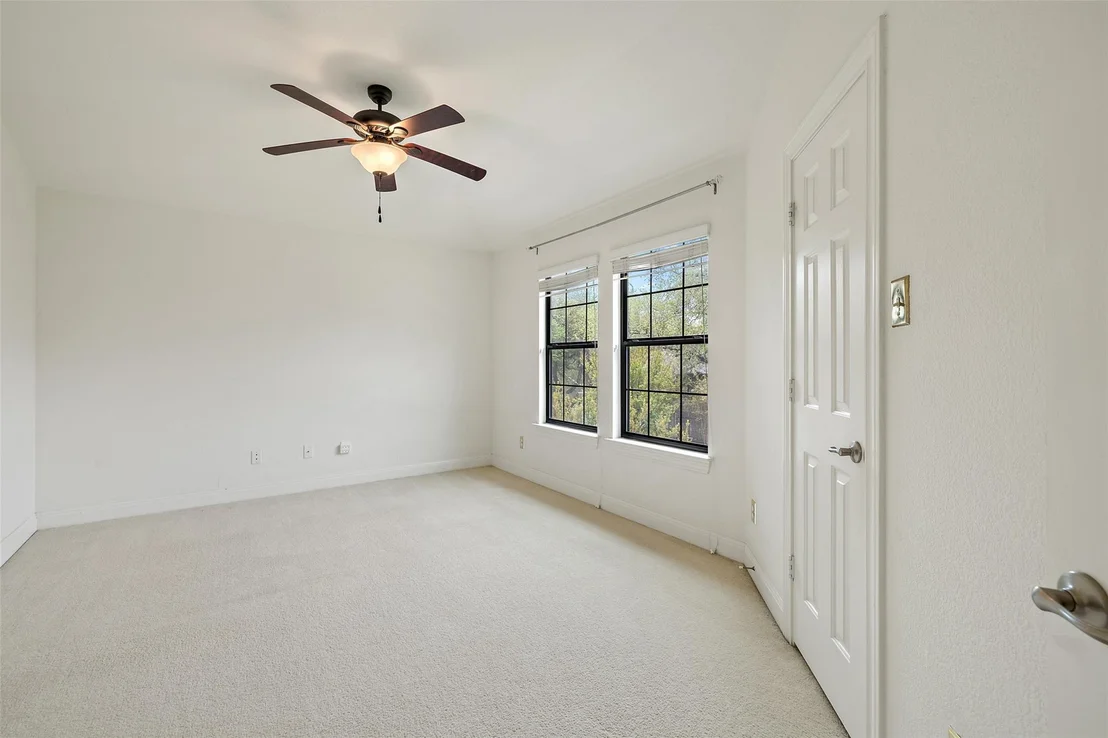 Photo of 107 Breakaway RD