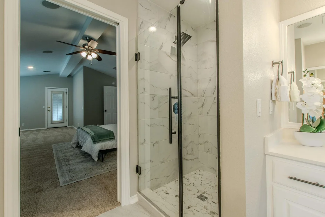 Photo of 3988 Lord Byron CIR