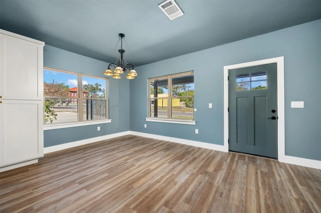 Photo of 1205 W Avenue G