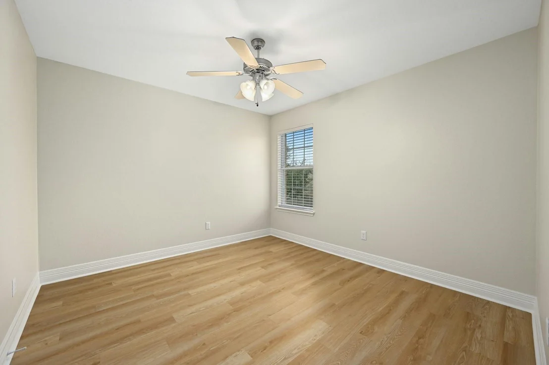 Photo of 912 Yellowstone DR