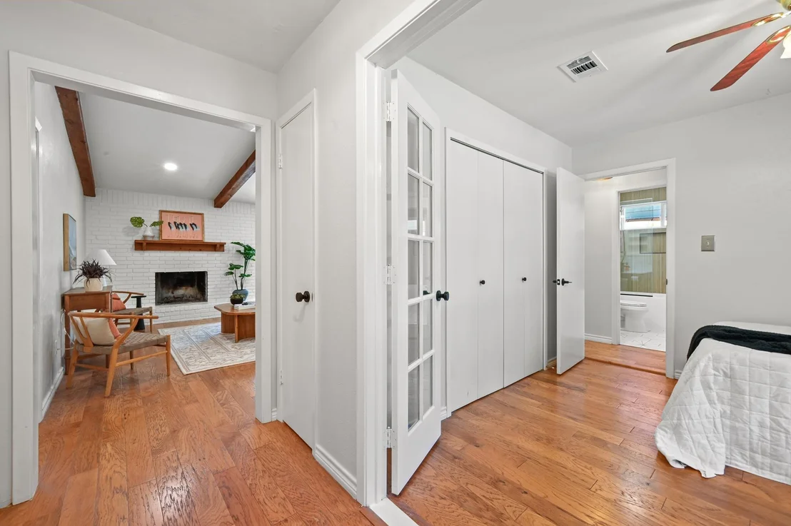 Photo of 5300 Suburban DR