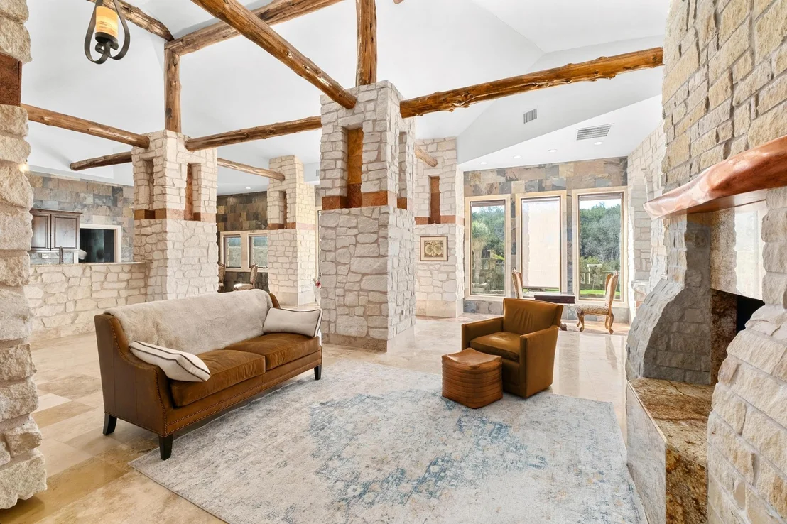 Photo of 340 Barton Ranch RD