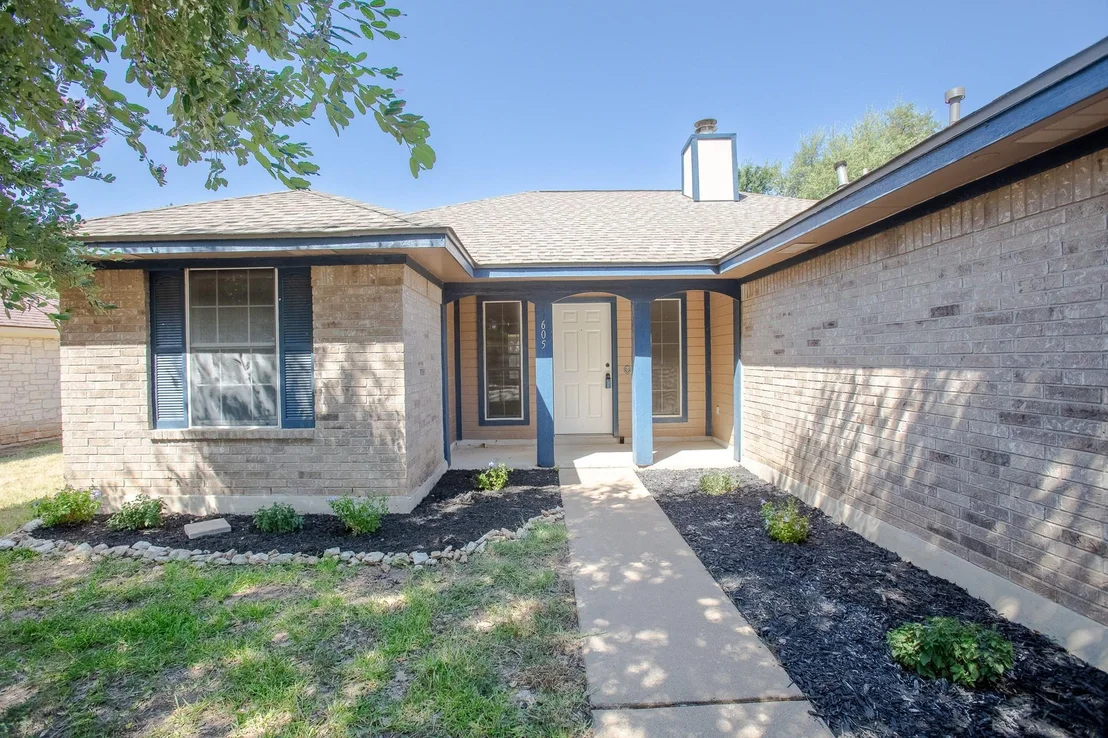 Photo of 605 Clear Spring LN