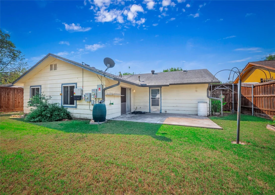 Photo of 5000 Creek Bend DR