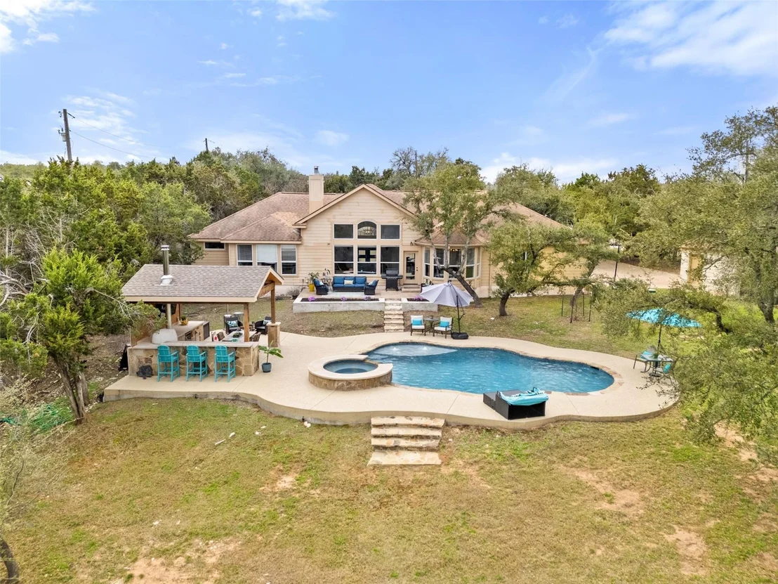 Photo of 320 Heritage DR
