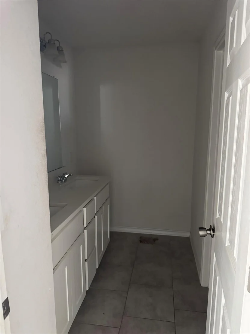 Photo of 333 Capstone RD