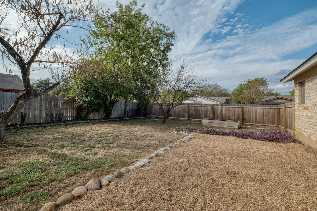 Photo of 1000 Spring Tree ST