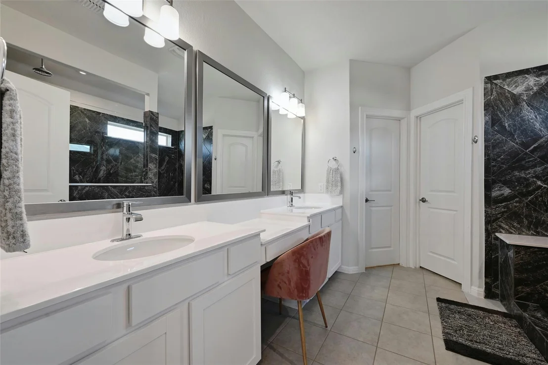 Photo of 468 Purple Heart DR