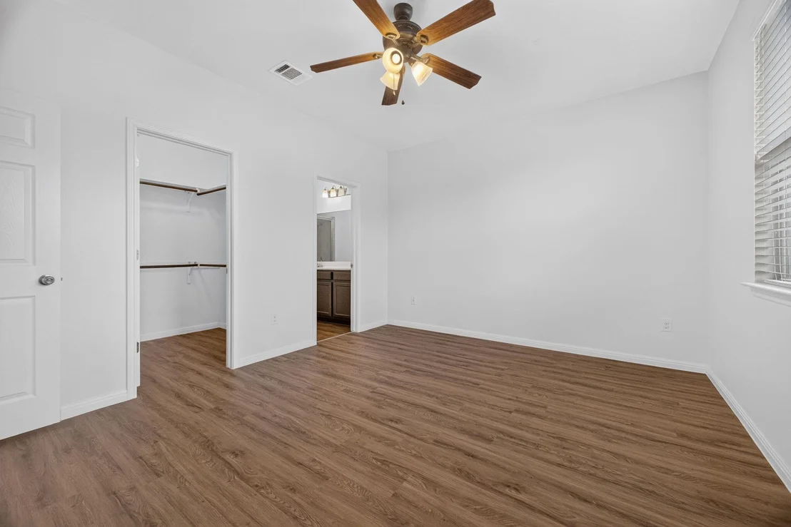 Photo of 430 Twisted Oaks LN