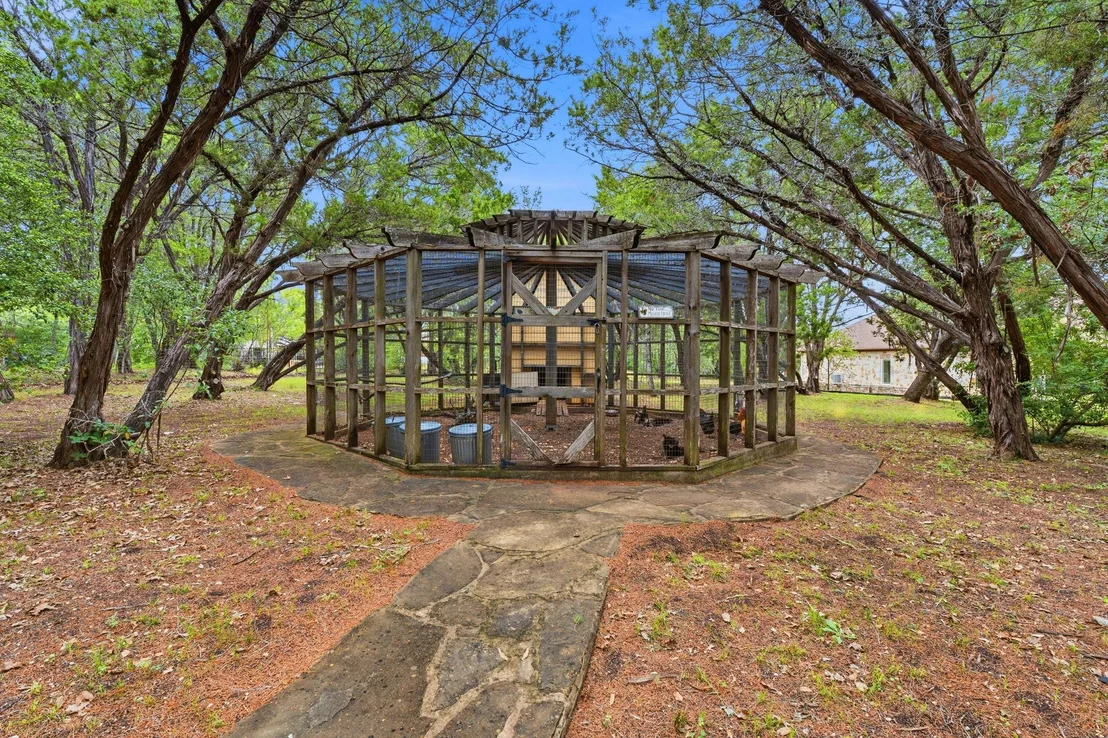 Photo of 8121 Bluff TRL