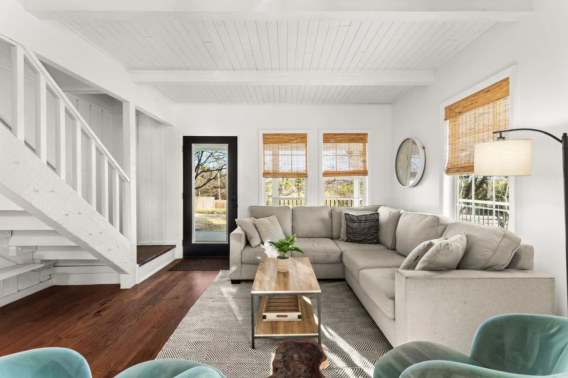 Photo of 350 Springlake DR