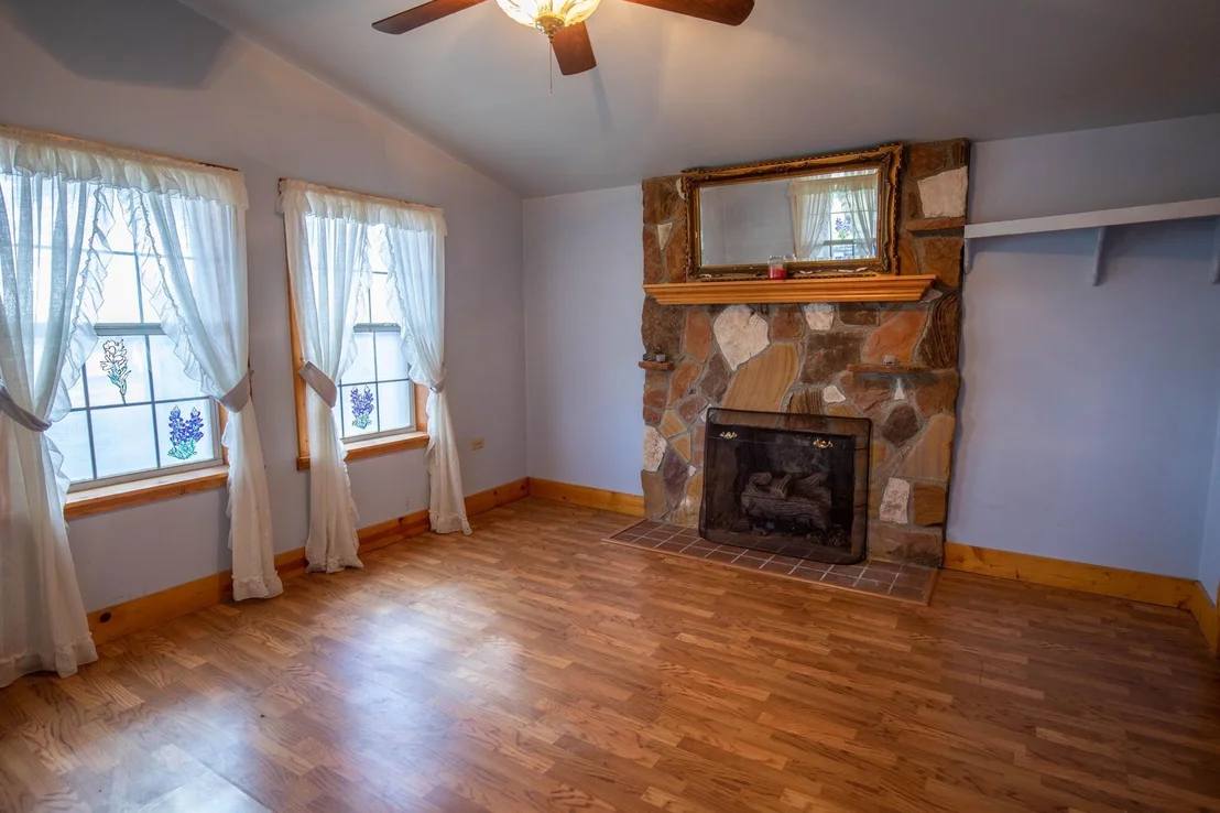 Photo of 14942 Cedar Valley Rd