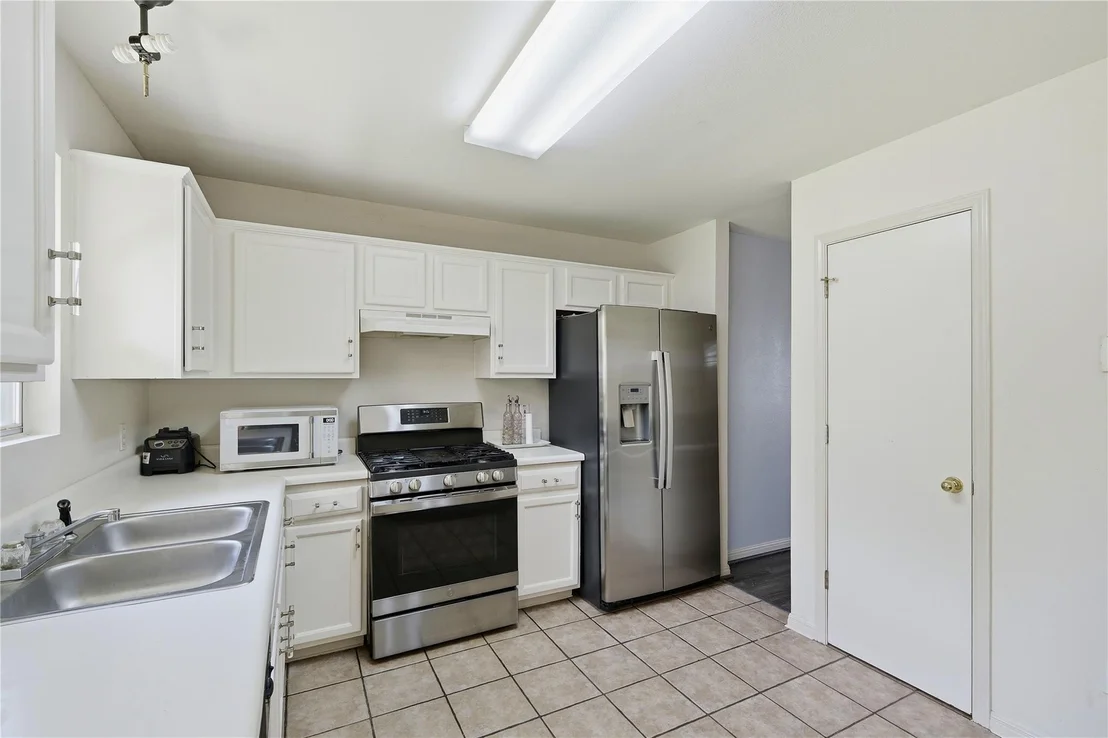 Photo of 310 Raintree DR
