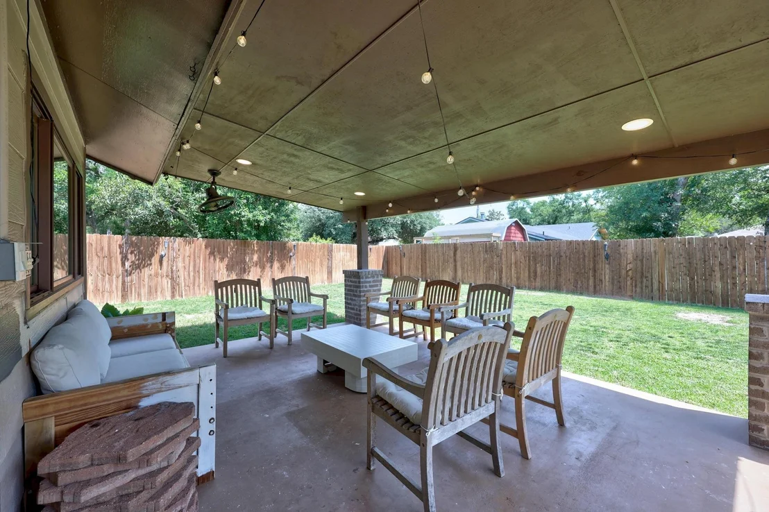 Photo of 1100 Parker CIR