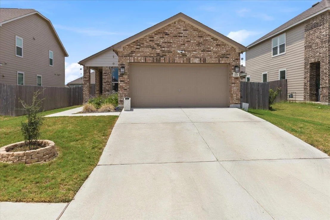Photo of 223 Pitkin DR