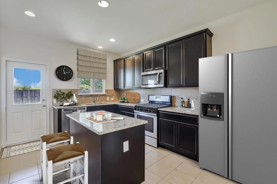 Photo of 136 Stella Gold ST