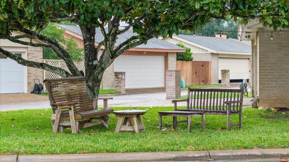 Photo of Unit E at 11127 Pinehurst DR