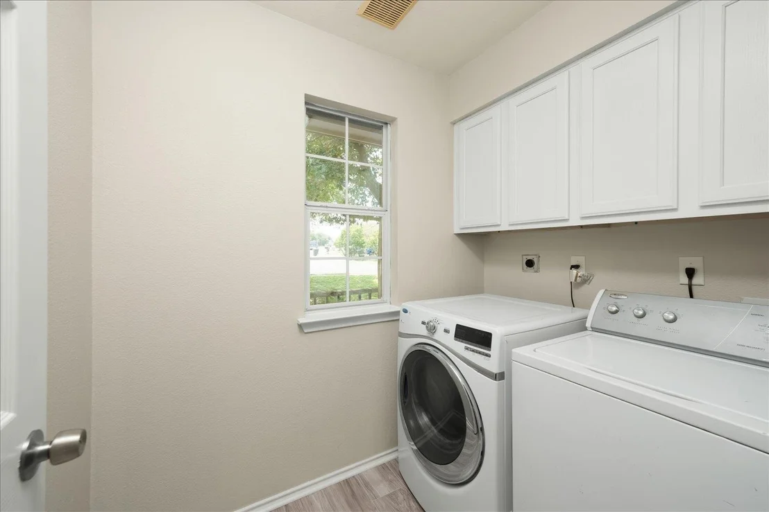 Photo of 15411 Ora LN