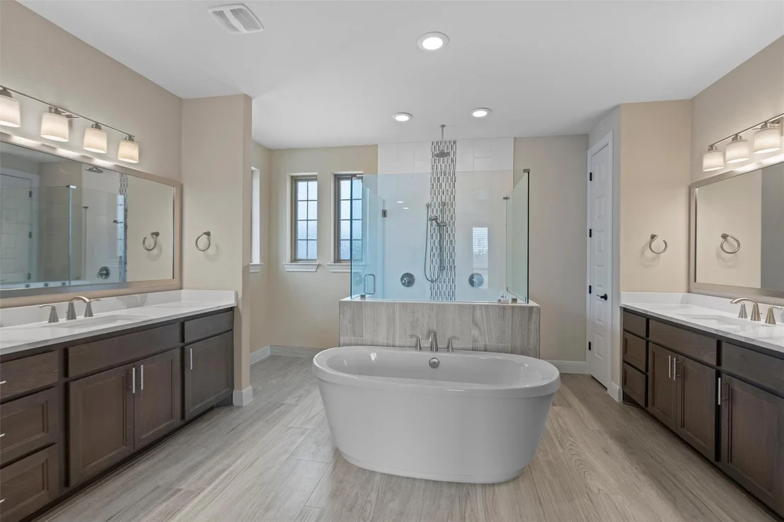 Photo of 305 Miranda WAY