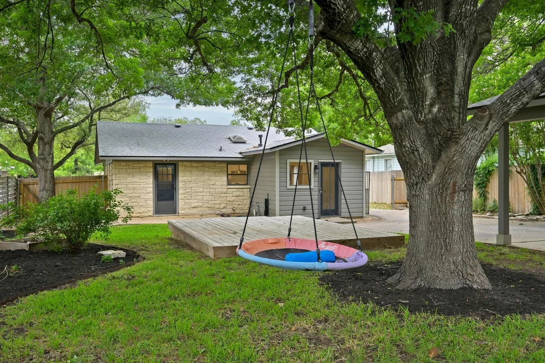 Photo of 7313 Grover Ave