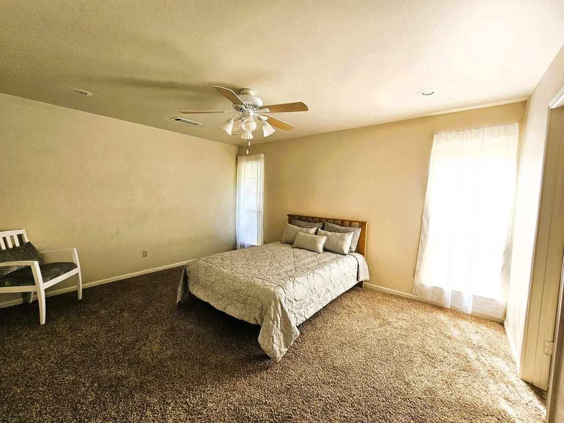Photo of 1202 Bowen Ave