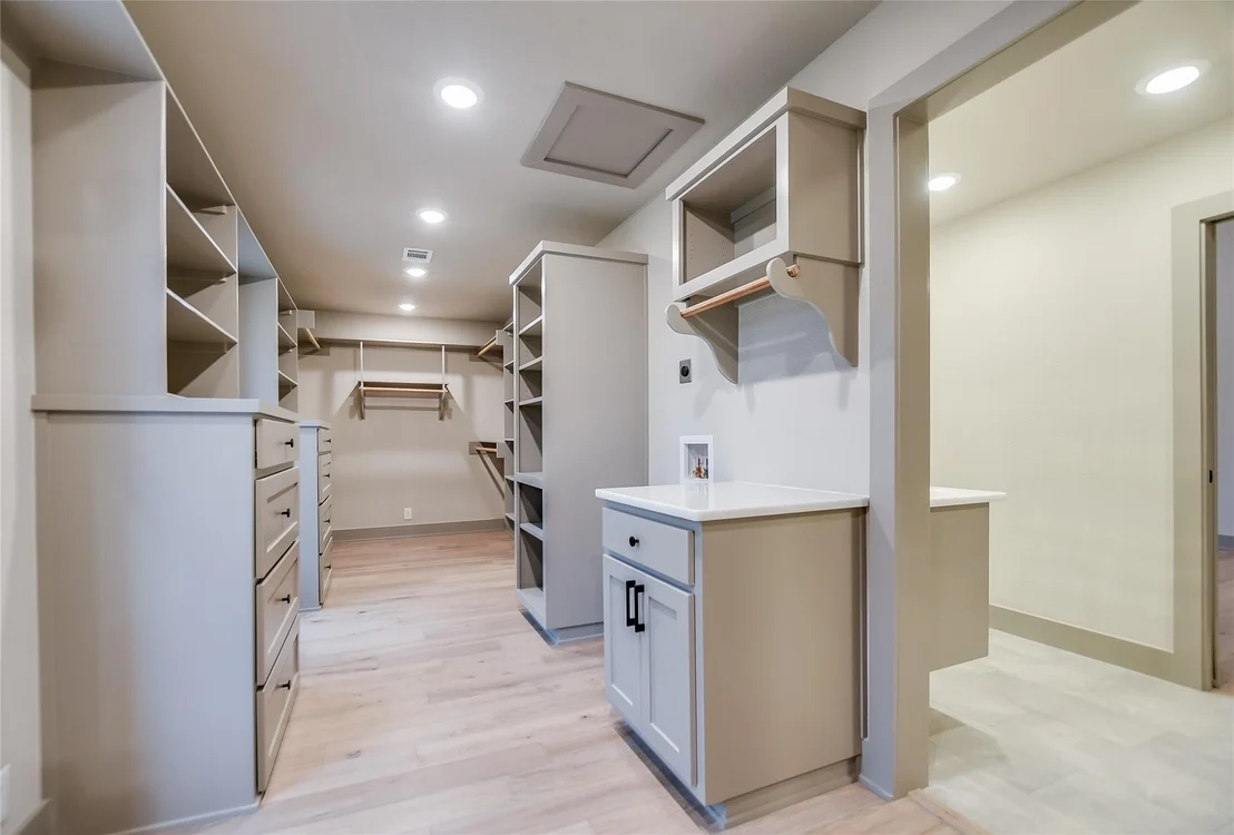 Photo of 2713 Aurora