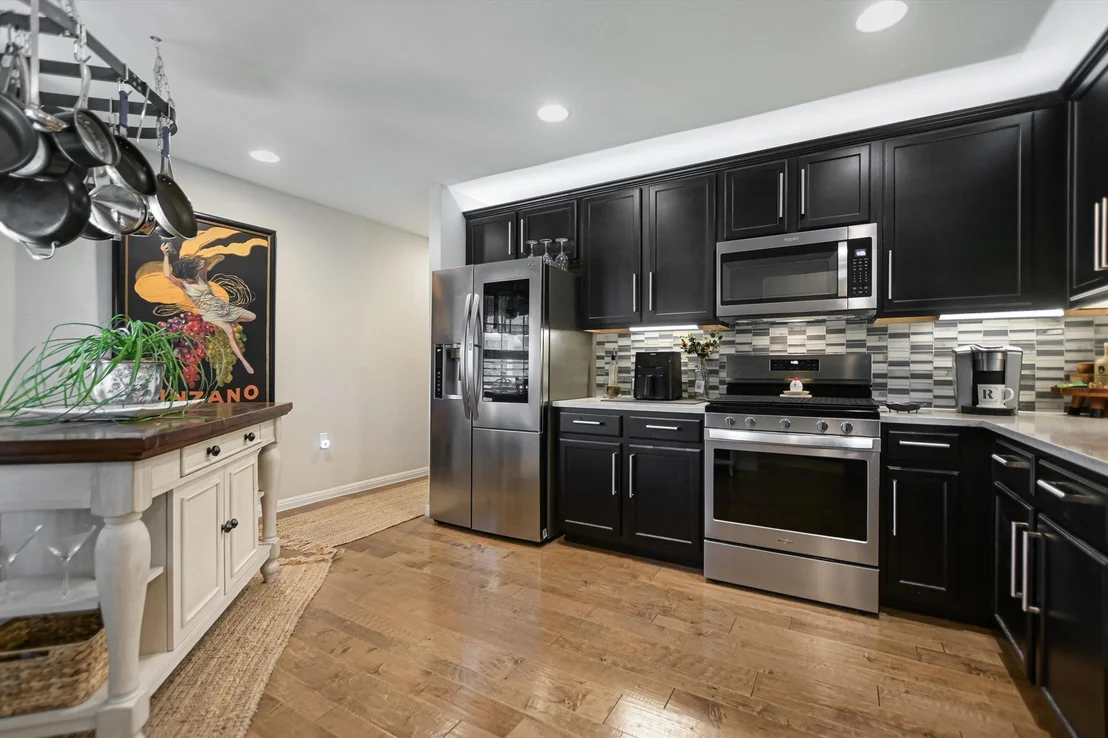 Photo of 200 Comal LN