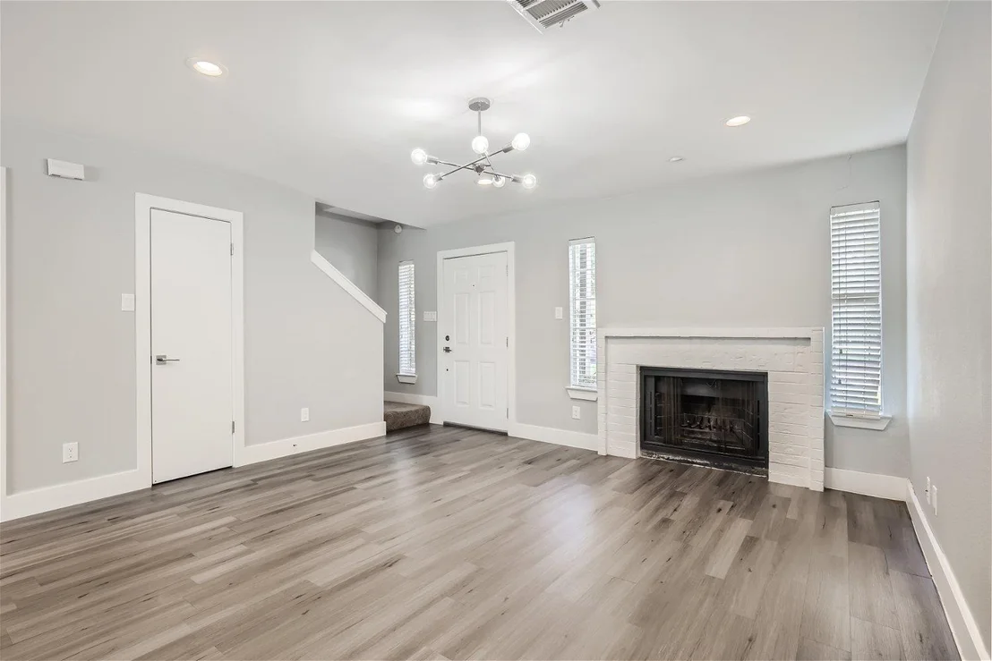 Photo of Unit D at 1830 River Crossing CIR