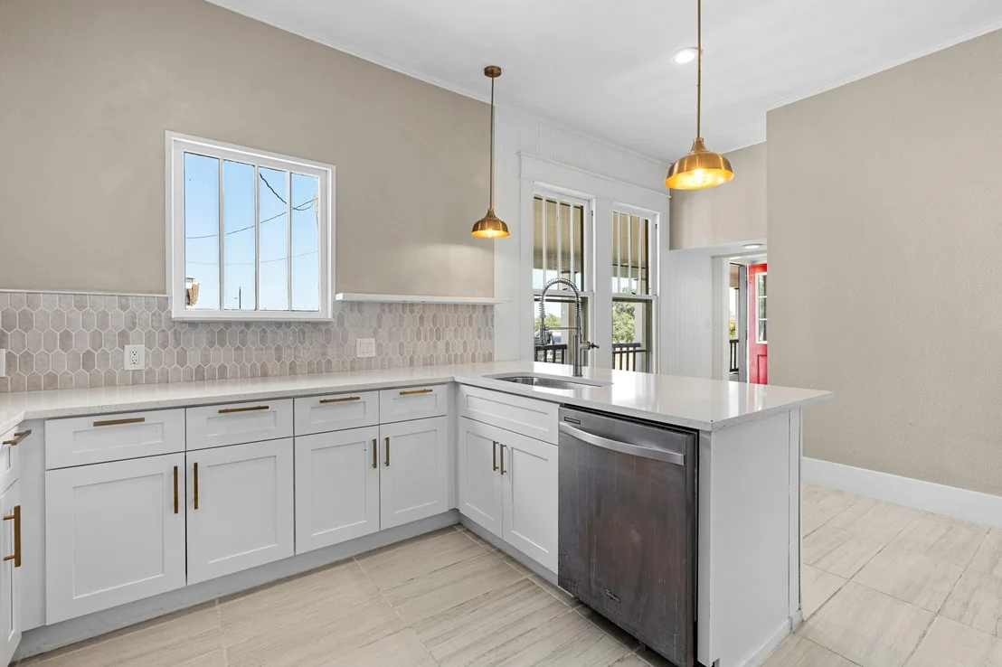 Photo of 1501 Beaver LN