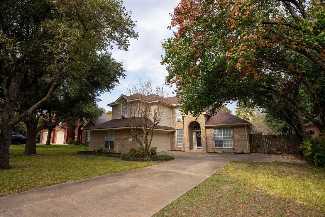 Photo of 902 Princeton CV