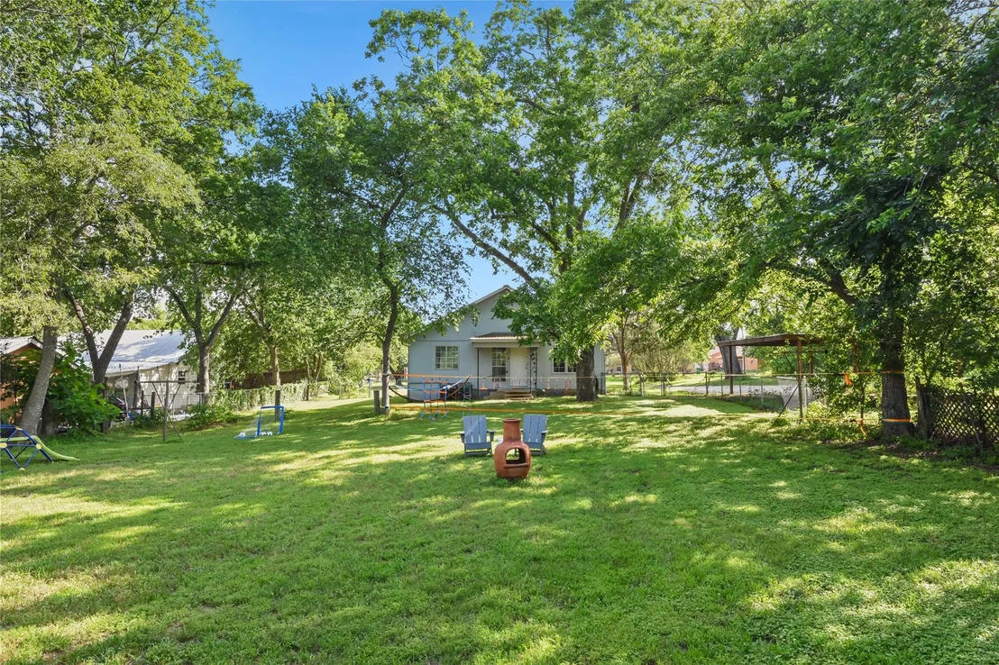 Photo of 528 Old Mcdade RD