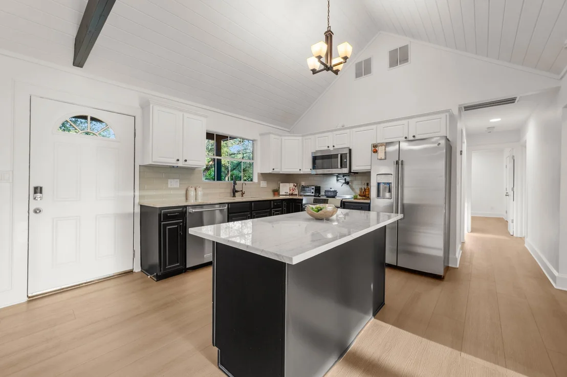 Photo of 8012 Bernard ST