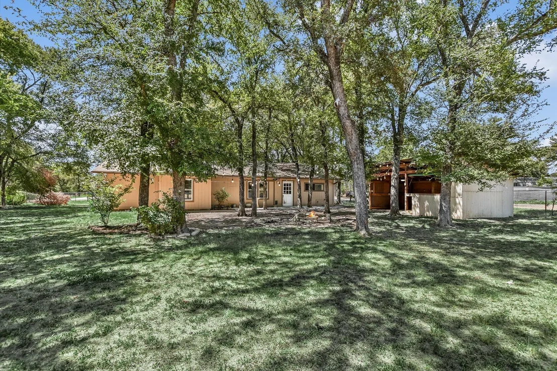 Photo of 2808 Kings Circle DR