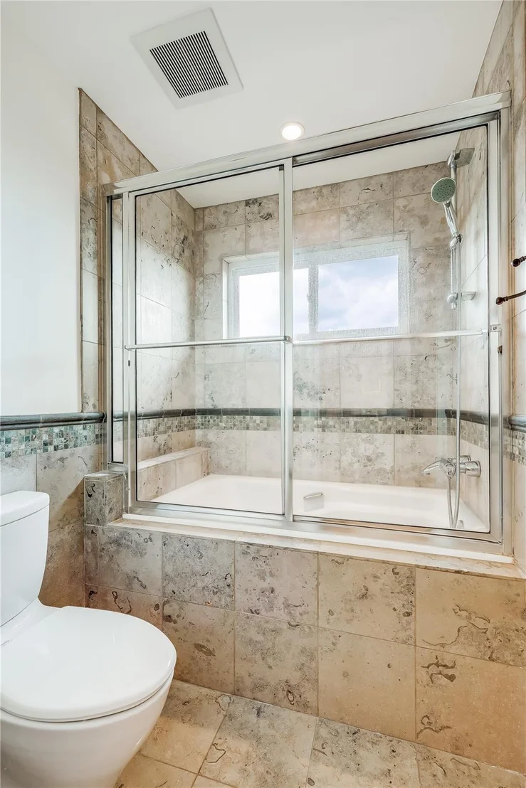 Photo of Unit 33 at 2800 Waymaker WAY