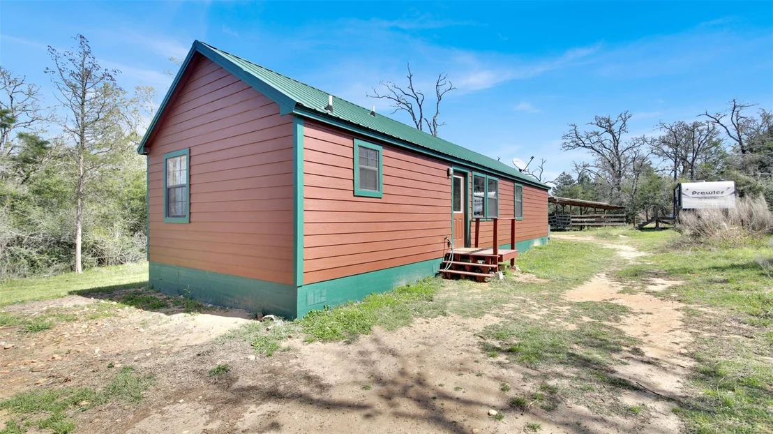 Photo of 1205 Private Road 7016 RD