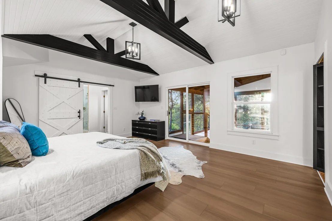 Photo of 8012 Bernard ST