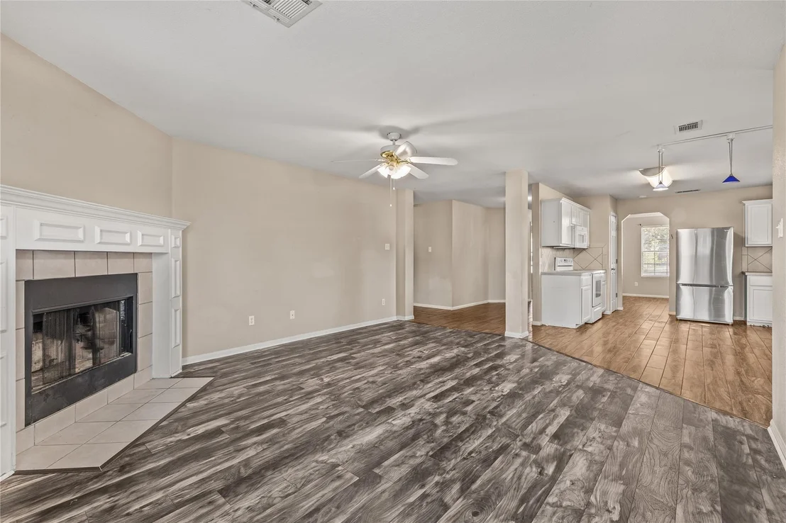 Photo of 5504 Southern Crossing DR