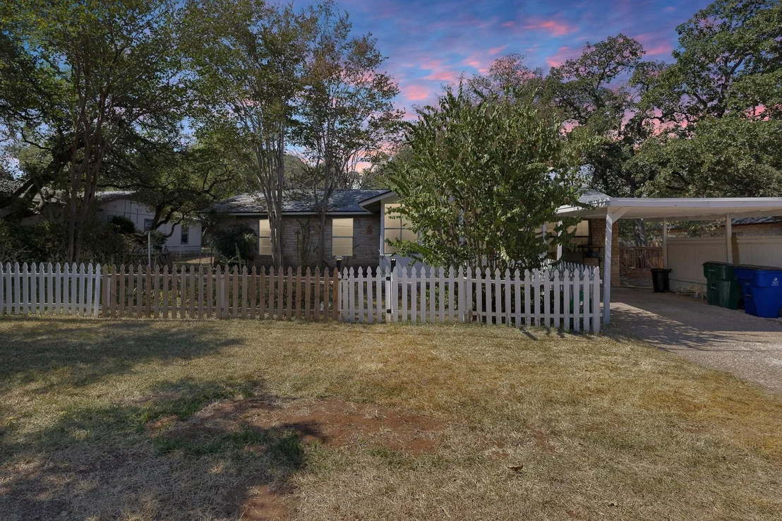 Photo of 1209 Doris LN