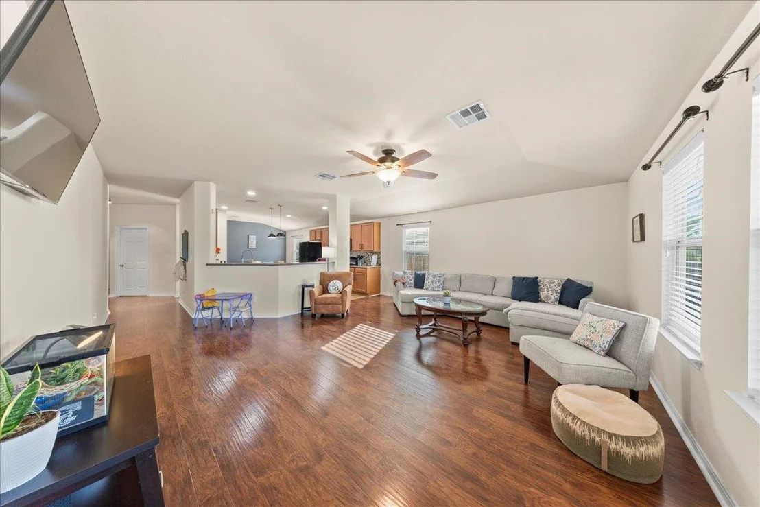 Photo of 747 Reliance DR