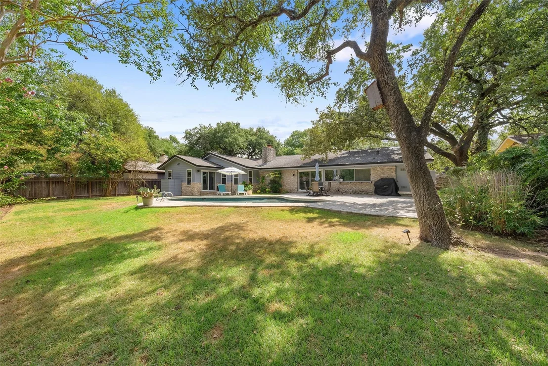 Photo of 8808 Point West DR