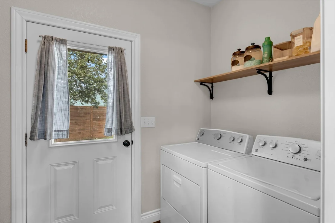 Photo of 102 Fox CIR